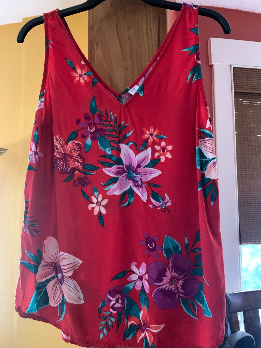 Old Navy Red Floral V-Neck Camisole